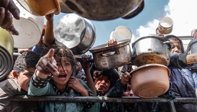 Gazze'de açlık ve ilaç eksikliği nedeniyle ölenlerin sayısı 30'a çıktı